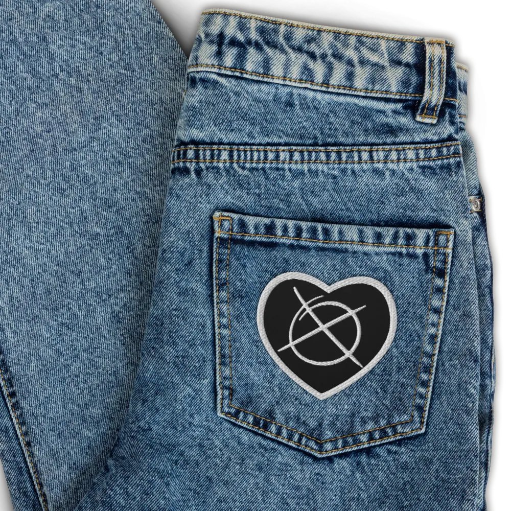 LOGO HEART PATCH product image (3)