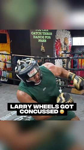 Bodybuilder Larry Wheels immediately ended stream after taking a BEATING in sparring 😬