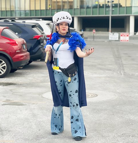 I was at @lvlupexpo last weekend and it was so much fun!! I cosplayed as Fem! Law from One Piece and had tons of cool interac...
