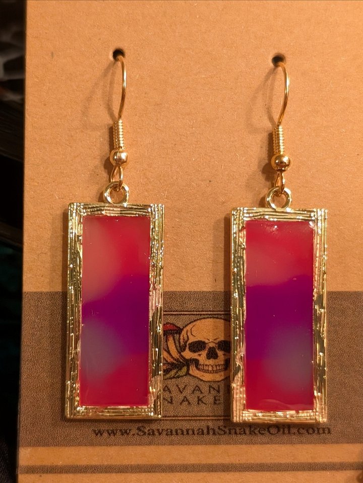 Roselight Relics: Rectangle Resin Drop Earrings (Pink) product image (1)