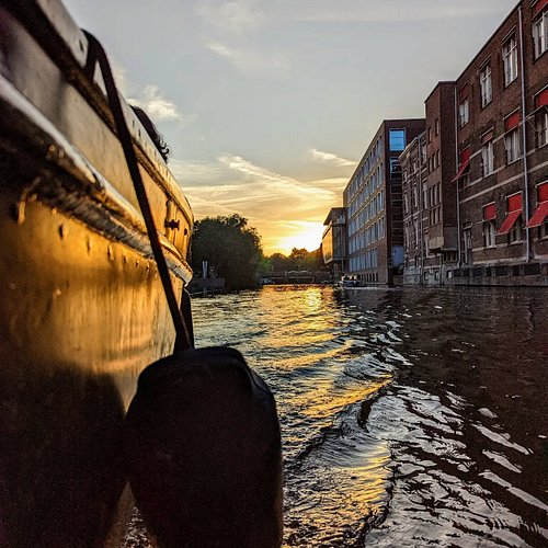 Sunday night chilling on the canals of Amsterdam was the perfect wind down from TwitchCon.

#amsterdam #canals #TwitchCon #st...