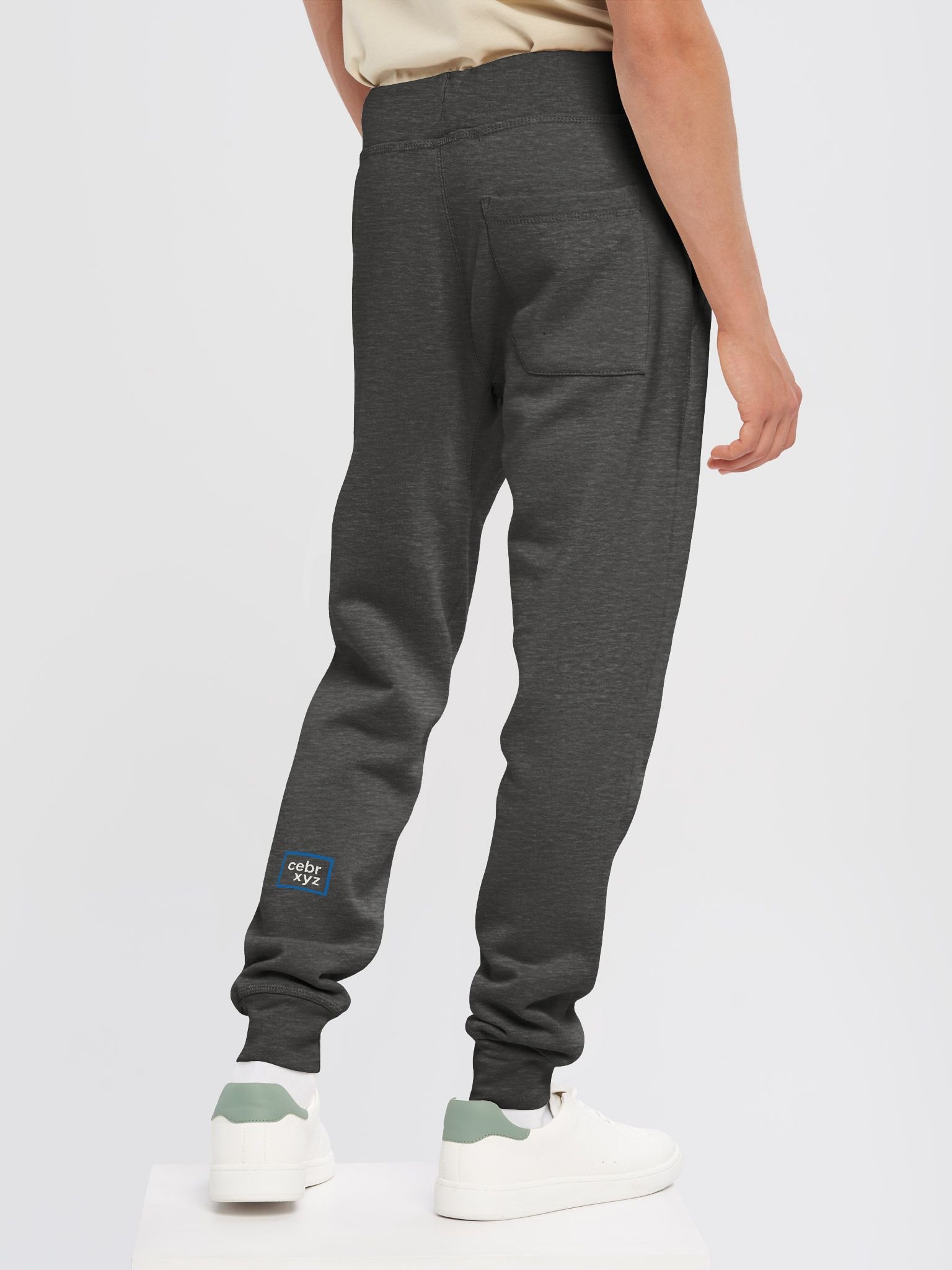 Joggers XYZ product image (3)