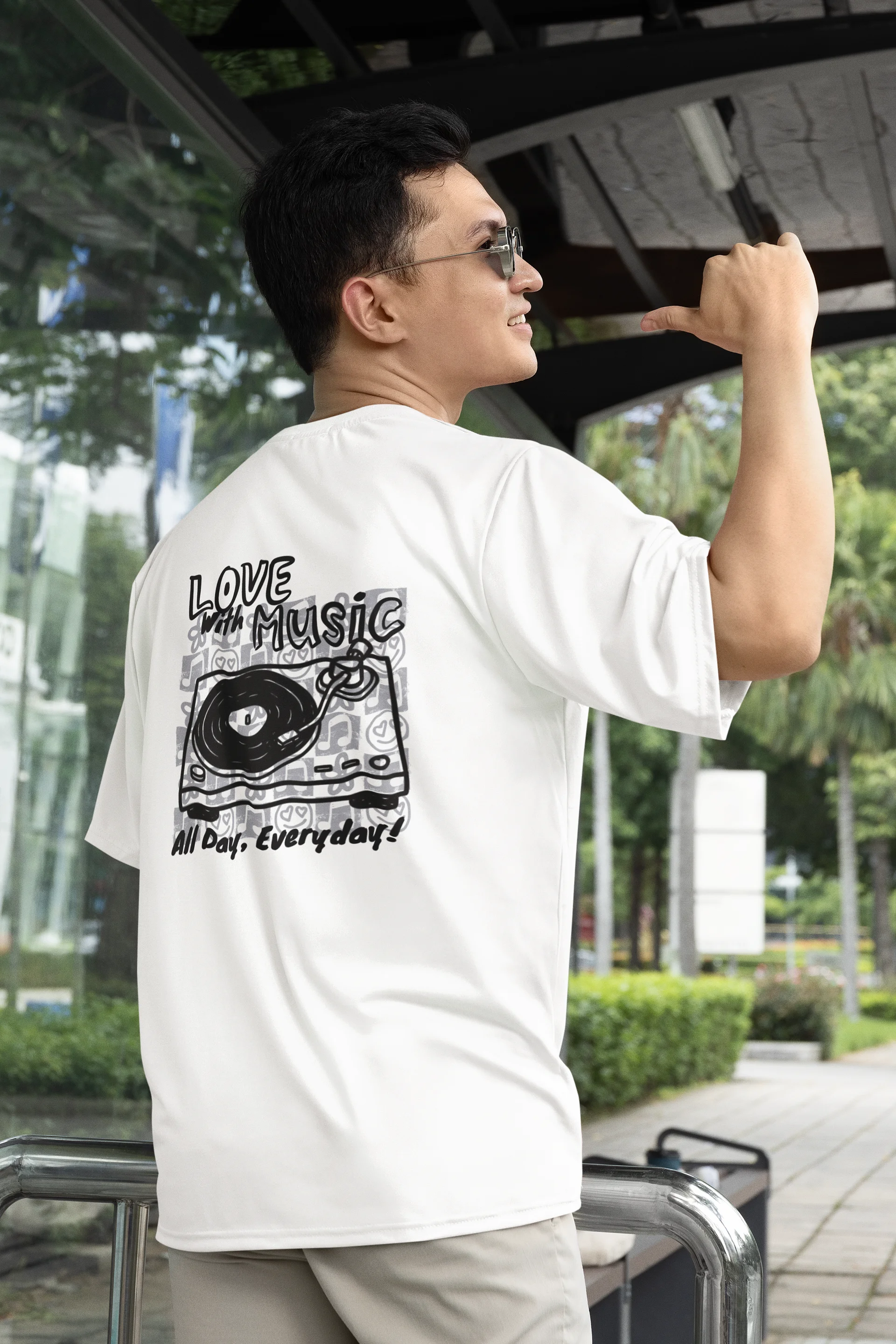 Men Midweight Music Graphic T-Shirt product image (1)