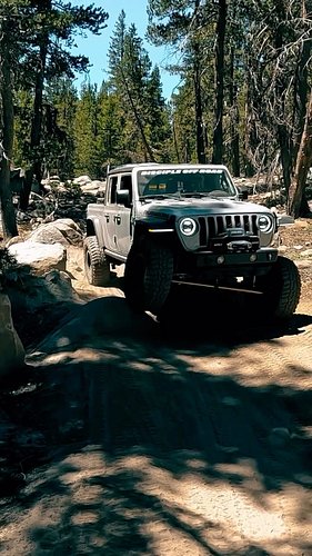 More from our trip to Red Lake Trail. Just realize both of us could have avoided that little rock but decided not to😂

#jeep ...