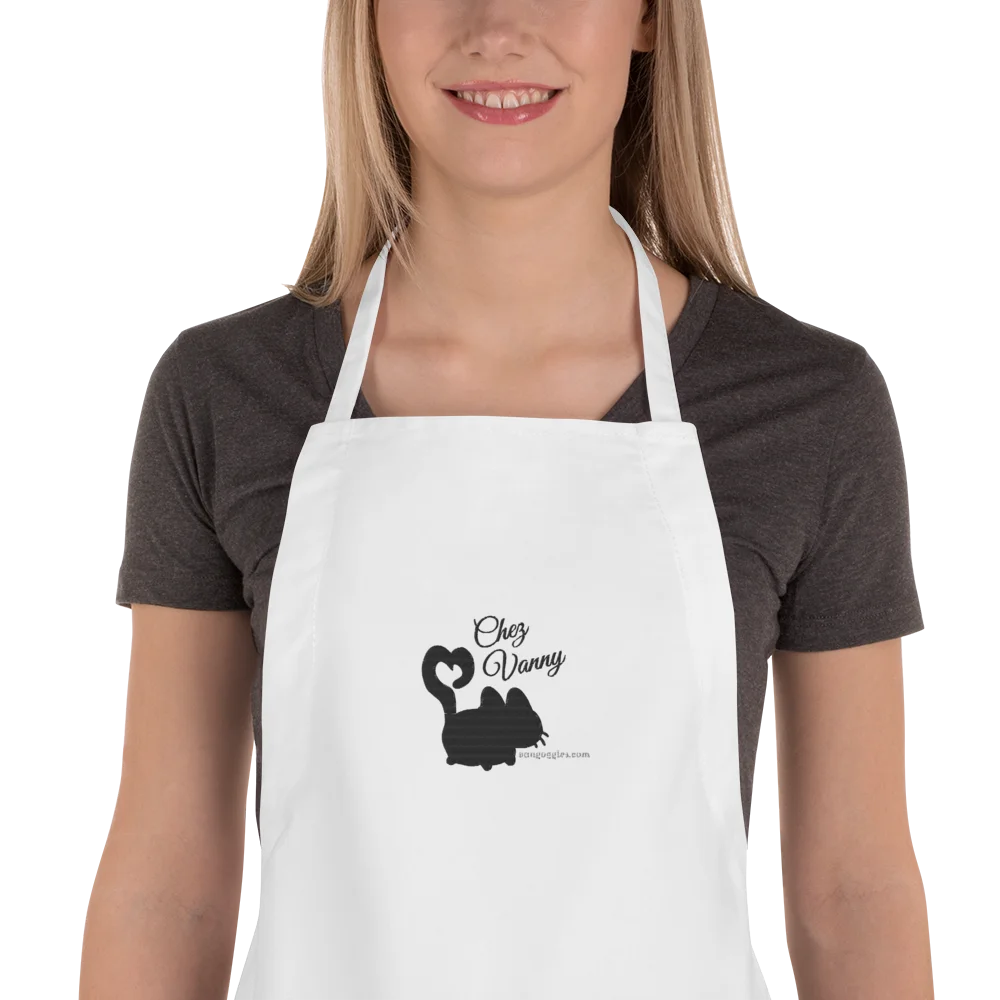 chez vanny embroidered logo apron product image (1)