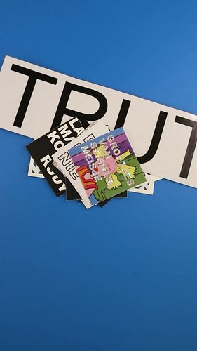 Dear stickiez, next up we have a 
lovely submission by @stickermeisje from Belgium 🇧🇪 

Opening stickerpacks for our open cal...