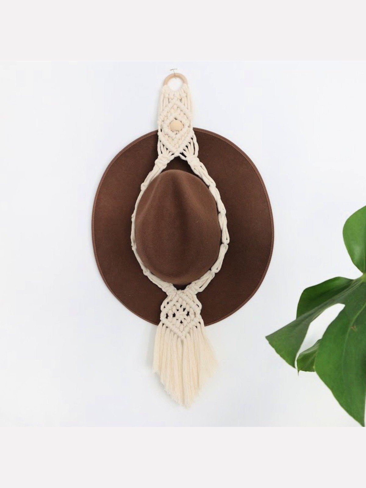 Macrame Hat Hanger (Digital PDF Pattern) product image (1)