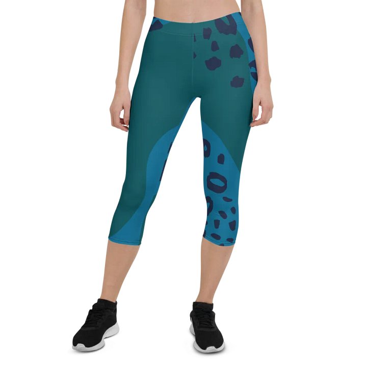 Wilderness Camo Capri Leggings product image (1)