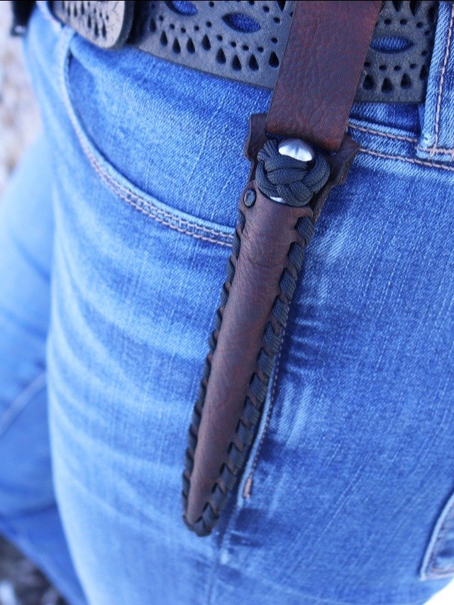 Marlinspike Leather Sheath Kit with Belt Loop product image (2)