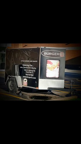 Endings... and beauty... in no particular order.  Goodbye Burger 21. 

#burger21 #orlandpark #illinois #getoffyourphone #goou...