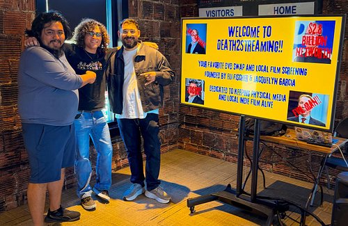 We had such a great time at the @death2streaming dvd swap! HUGE thanks to @notelifischer and @jackieagg_ for having us showca...