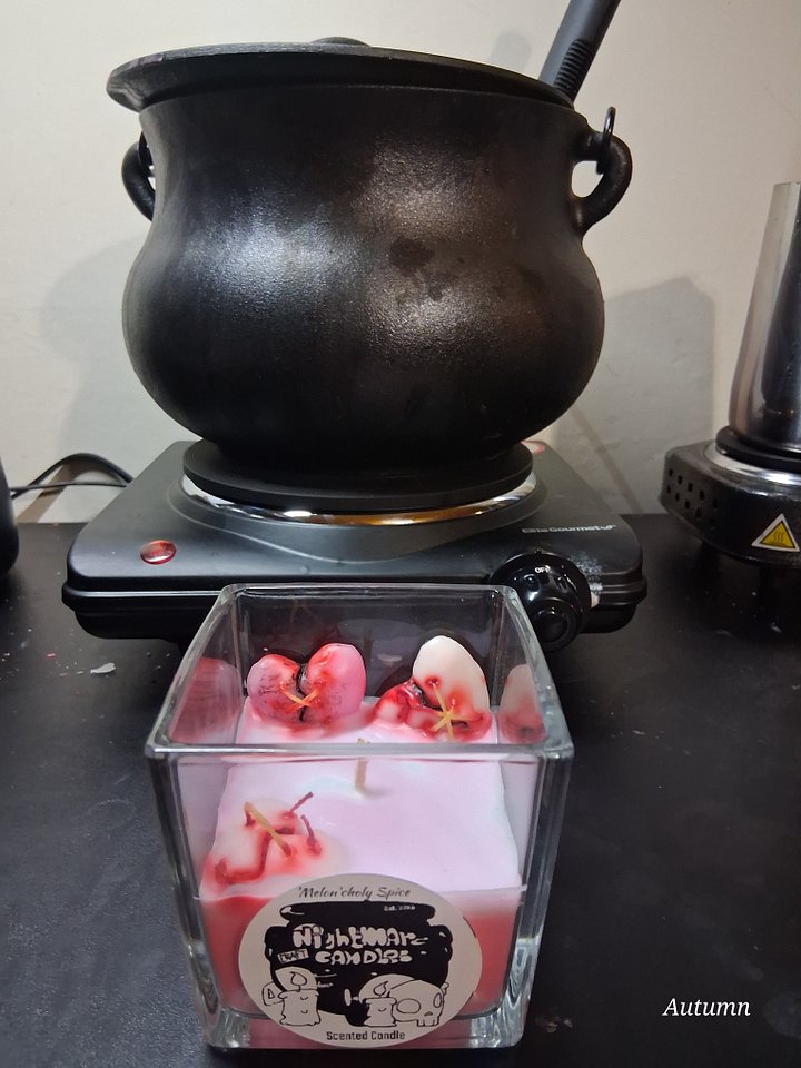 Broken Heart Scented Candle product image (1)