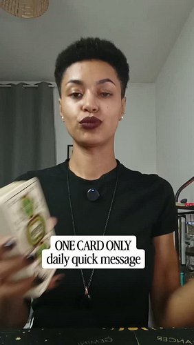 bookings 🔗 in bio 
.
.
.
#tarotreader #tarotreading #tarotcards #tarot #tarotcommunity