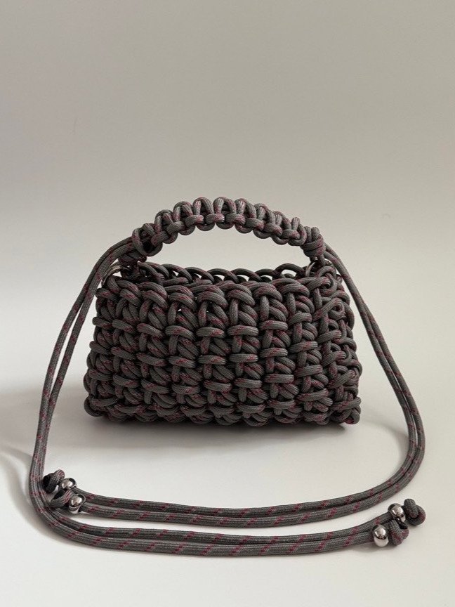 EMAN | The Easy Slouch Bag in Grey product image (1)