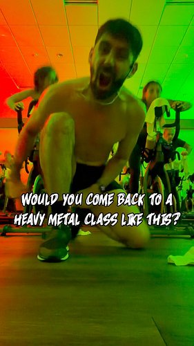 I think there may be something wrong with me 😳

#indoorcycling #spinclass #iprevail #heavymetal #emo  @iprevailband