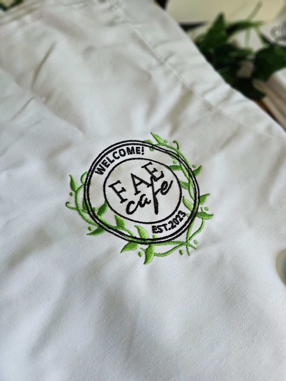 Fae Cafe Apron - White product image (3)