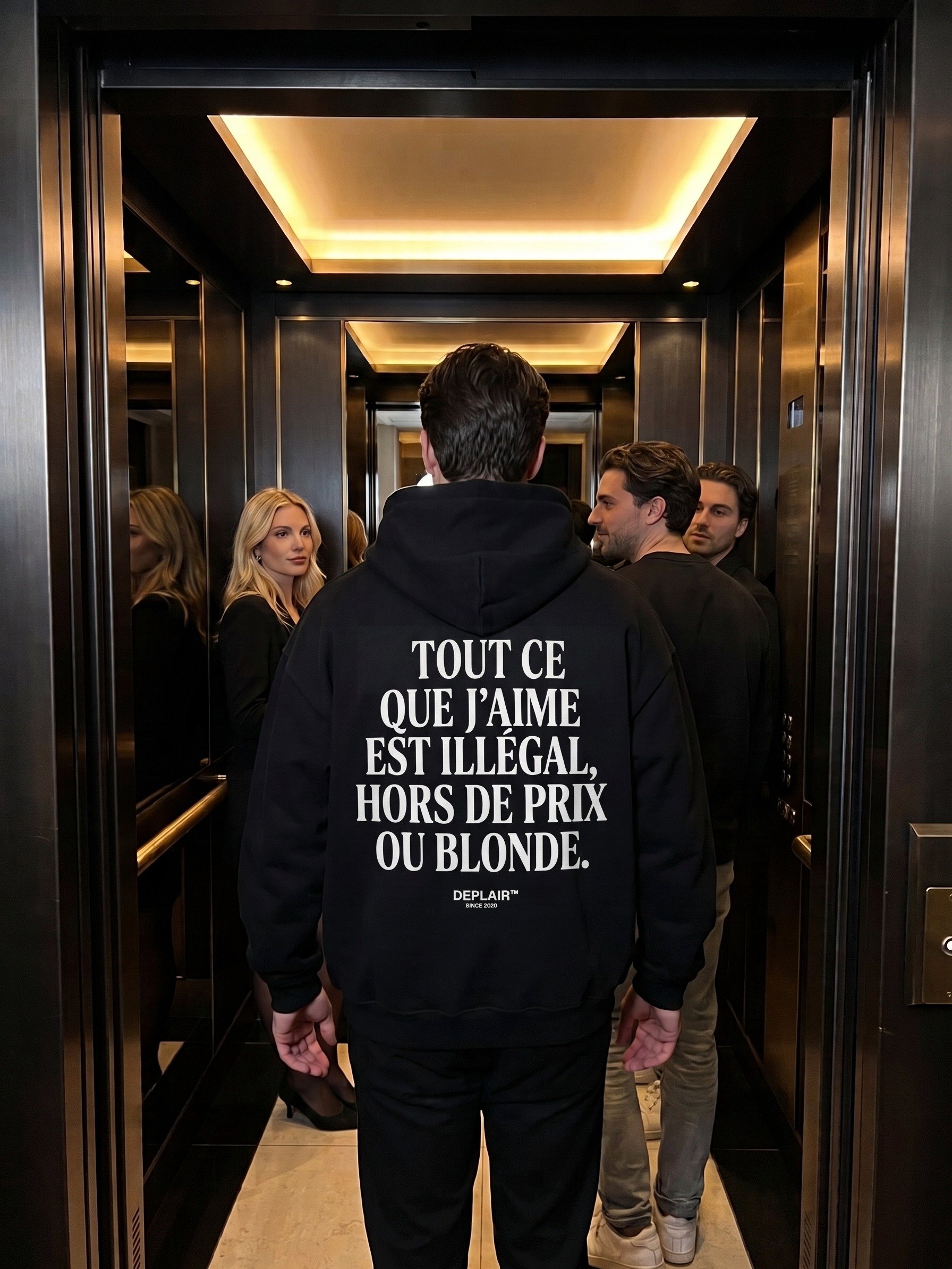 Tout ce que j’aime est illégal, hors de prix ou blonde — Hoodie homme product image (2)