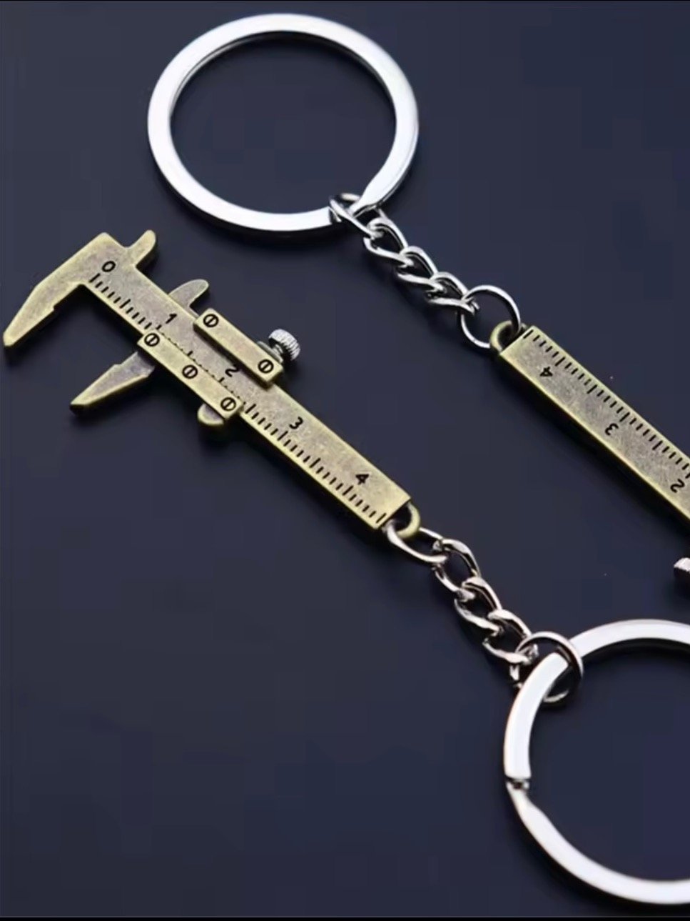 31BB Fashion Mini Vernier Caliper Keychain 0-40mm Portable Measuring Gauging Tools Car Key Chain Ring Ruler Caliper for Precision Measurement product image (2)