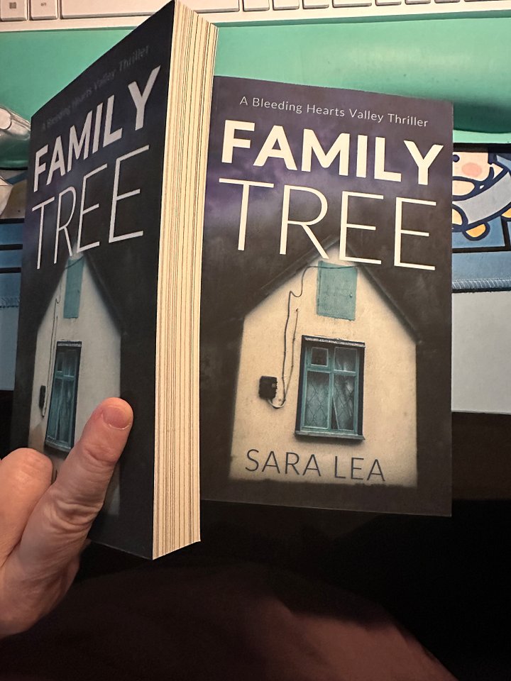 Signed : Family Tree product image (1)