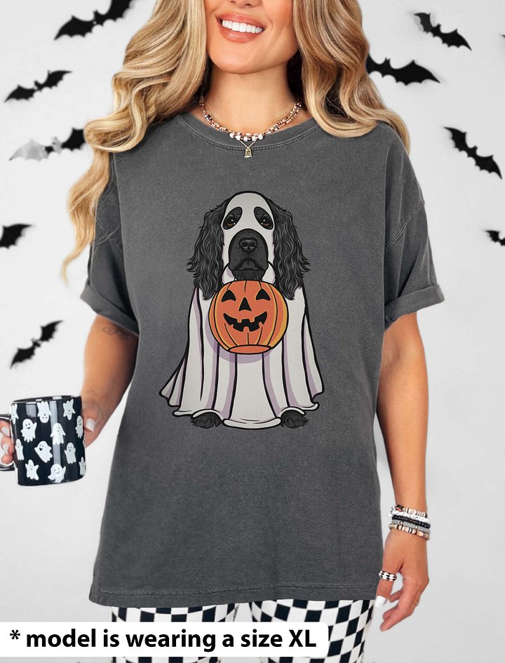 Funny Halloween Cocker Spaniel(Black) T-Shirt | Funny Cocker Spaniel Wearing a Ghost Costume and Holding a Pumpkin Basket product image (2)