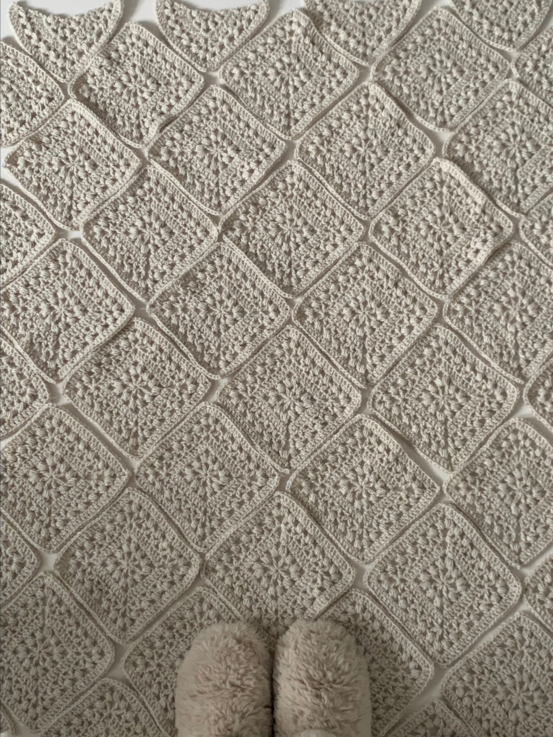Tulip Square Throw product image (7)