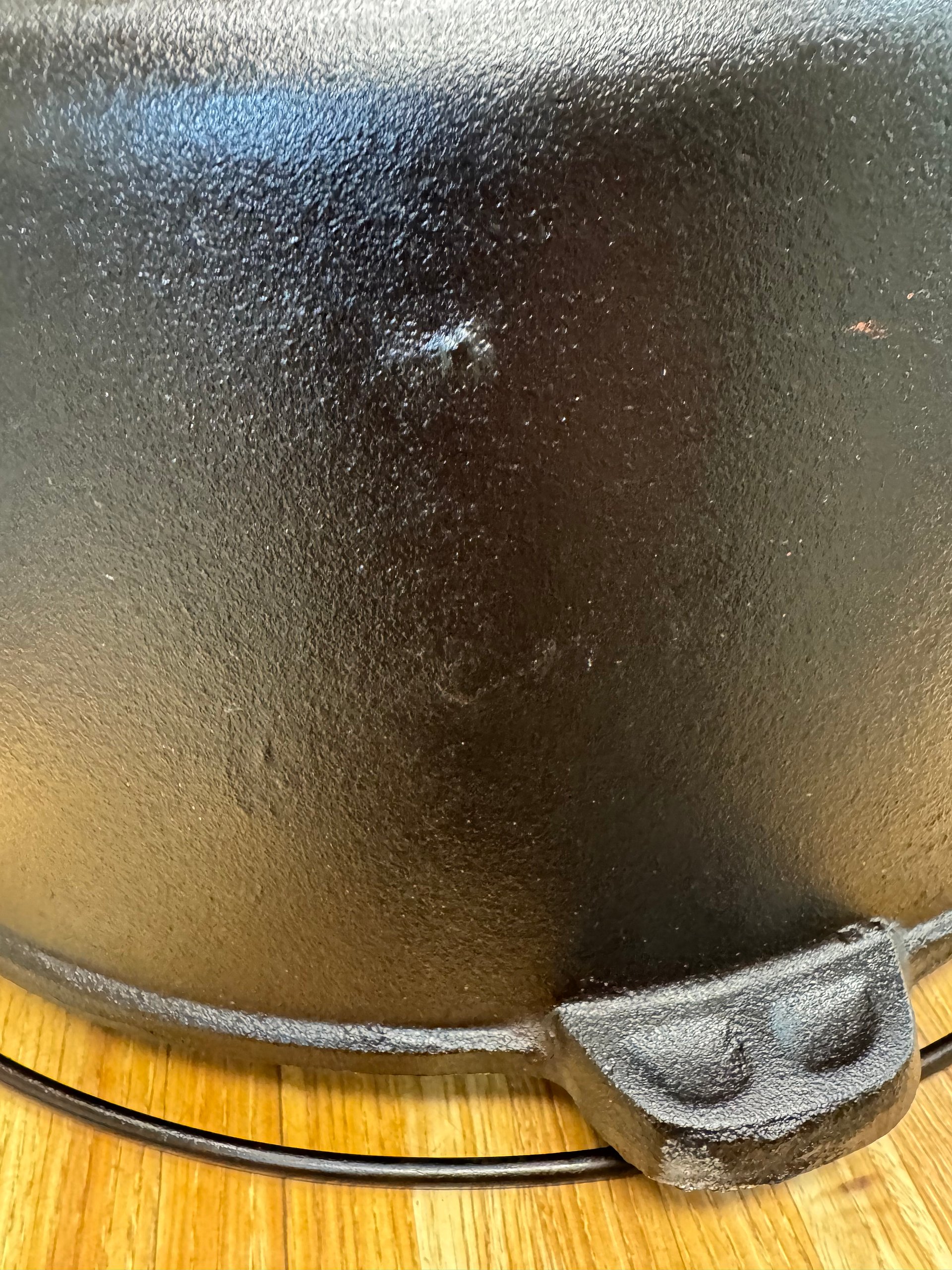 Bayou Classic 20 qt Dutch Oven (SOLD) product image (7)