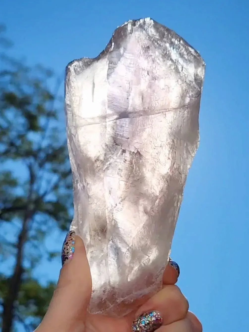 Laser amethyst crystal product image (1)