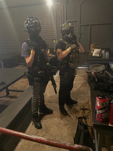 Pics from the January airsofting season, thanks to Chase and Dyln for being awesome motherfuckers 💙

New video on Saturday =}