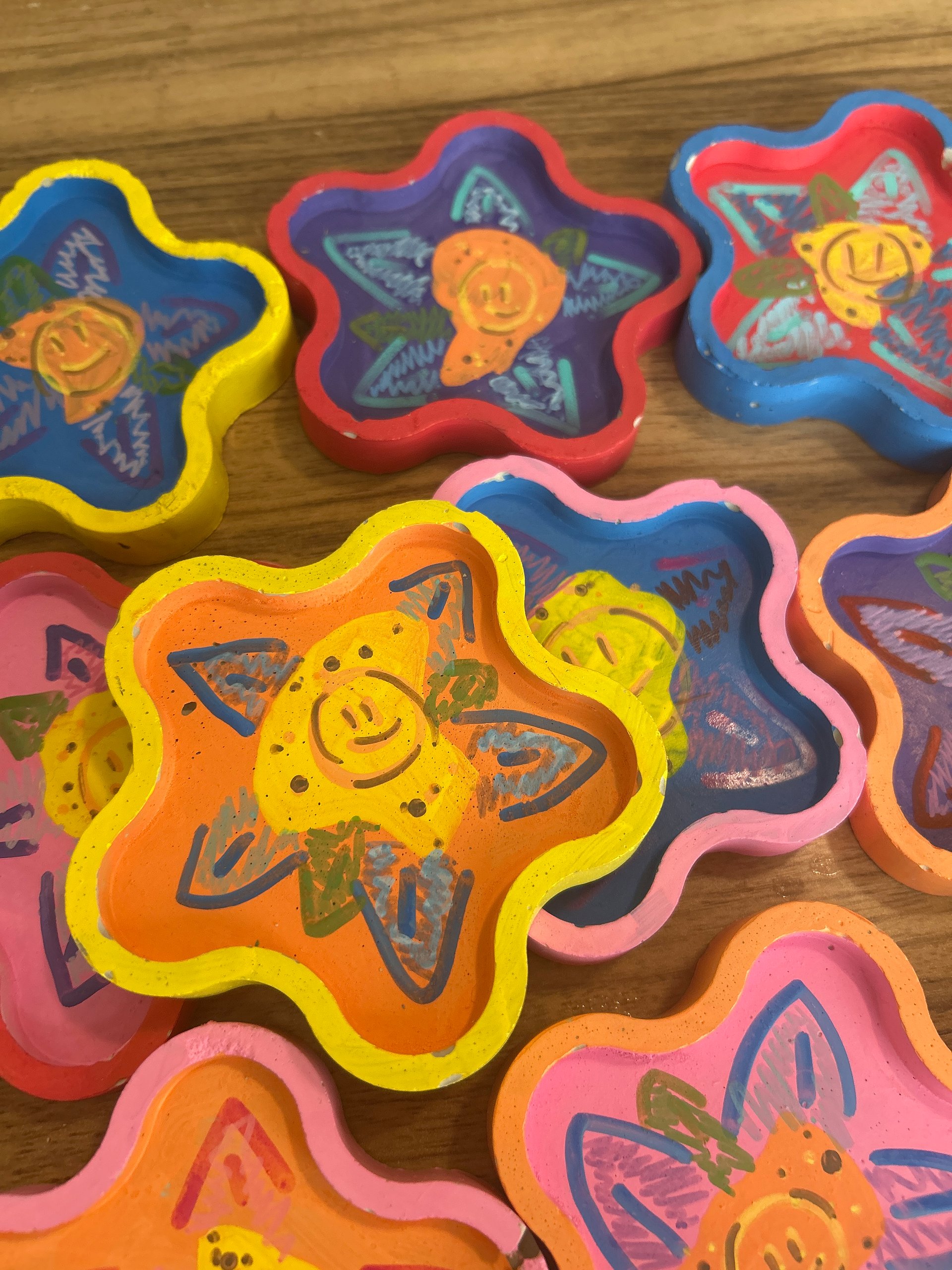 Handmade upcycled smiley face flower trays product image (3)