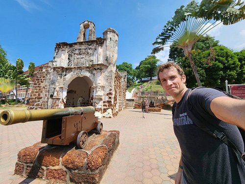 Exploring Malacca, Malaysia 🇲🇾🇳🇱

Malacca is an interesting city. It has a mix of: Dutch, Portuguese and British influence. T...