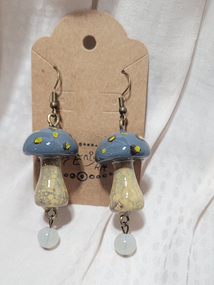 Grey dust mushroom product image (2)