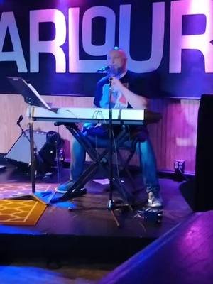 Impromptu open mic @theparlourri #notdancing