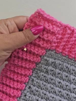 Fix your wavy blanket edges with this back loop single crochet method. #CraftingHappiness #crochet #crochetblanket #crochettips