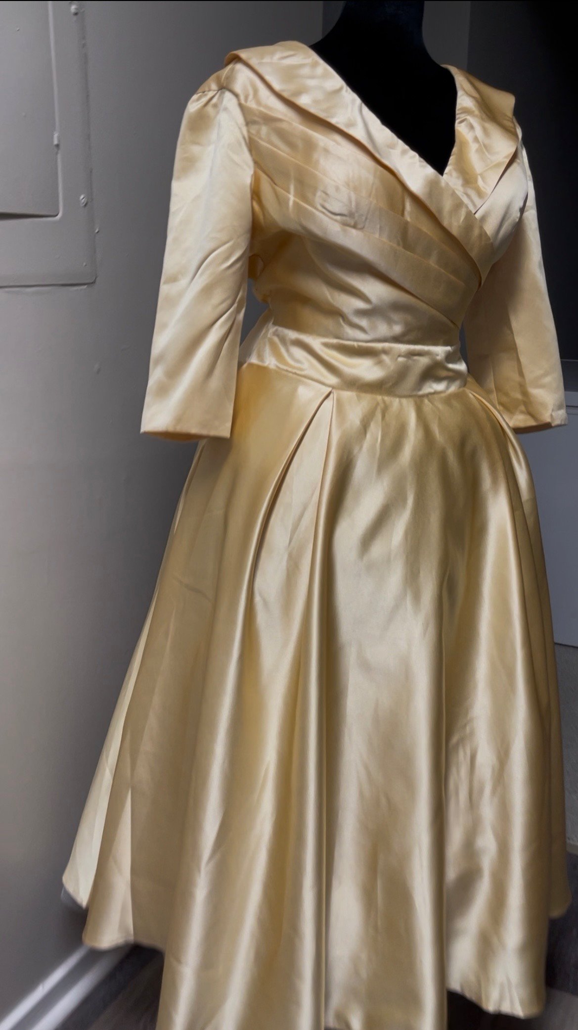 Luxury dress product image (2)
