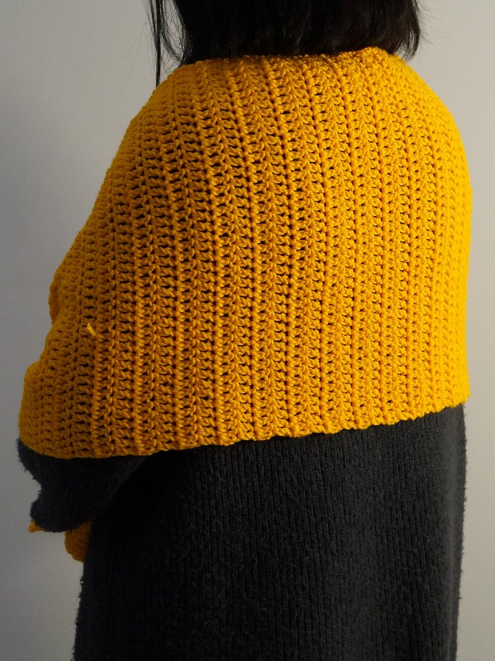 Shawl with pockets crochet pattern product image (2)
