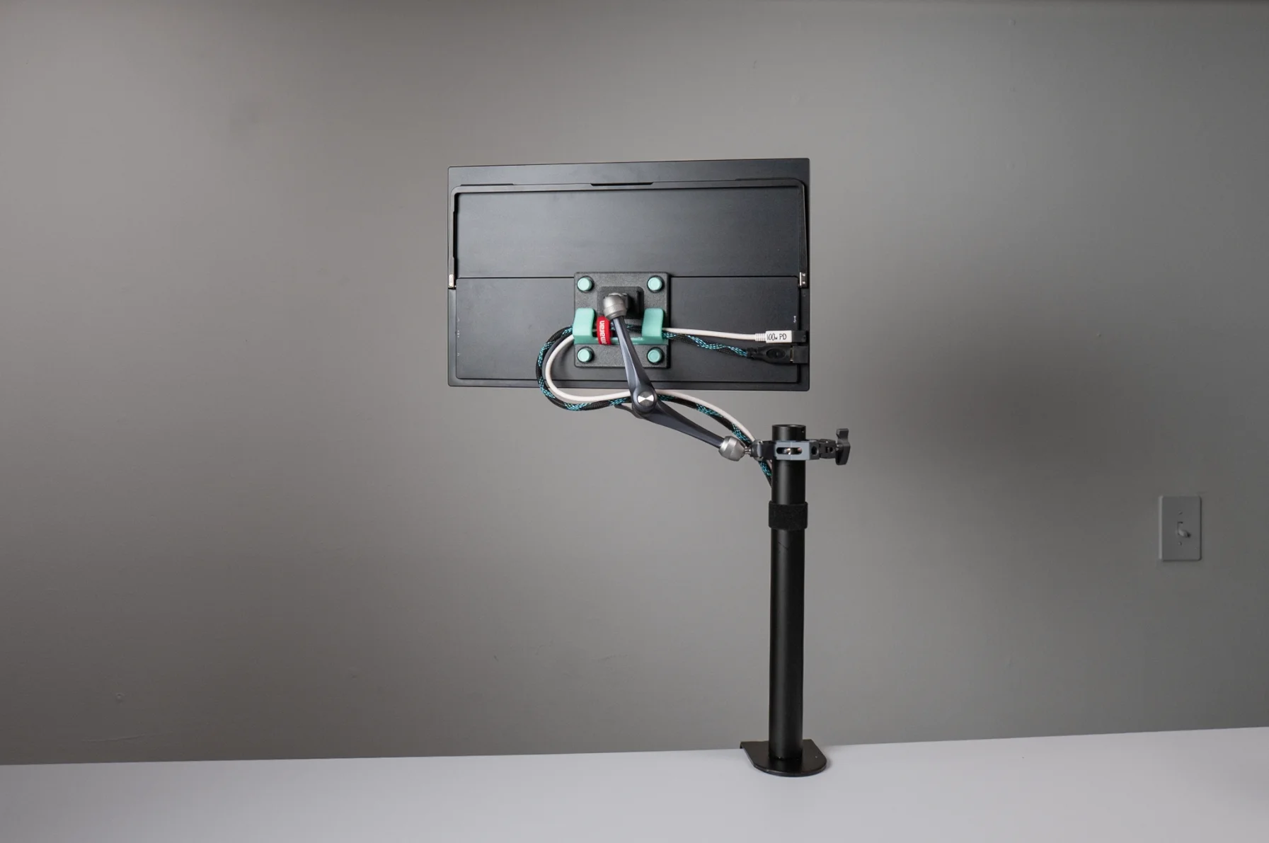 Veptor Flex - Portable Monitor VESA 1/4" Adapter, 100mm 75mm product image (6)