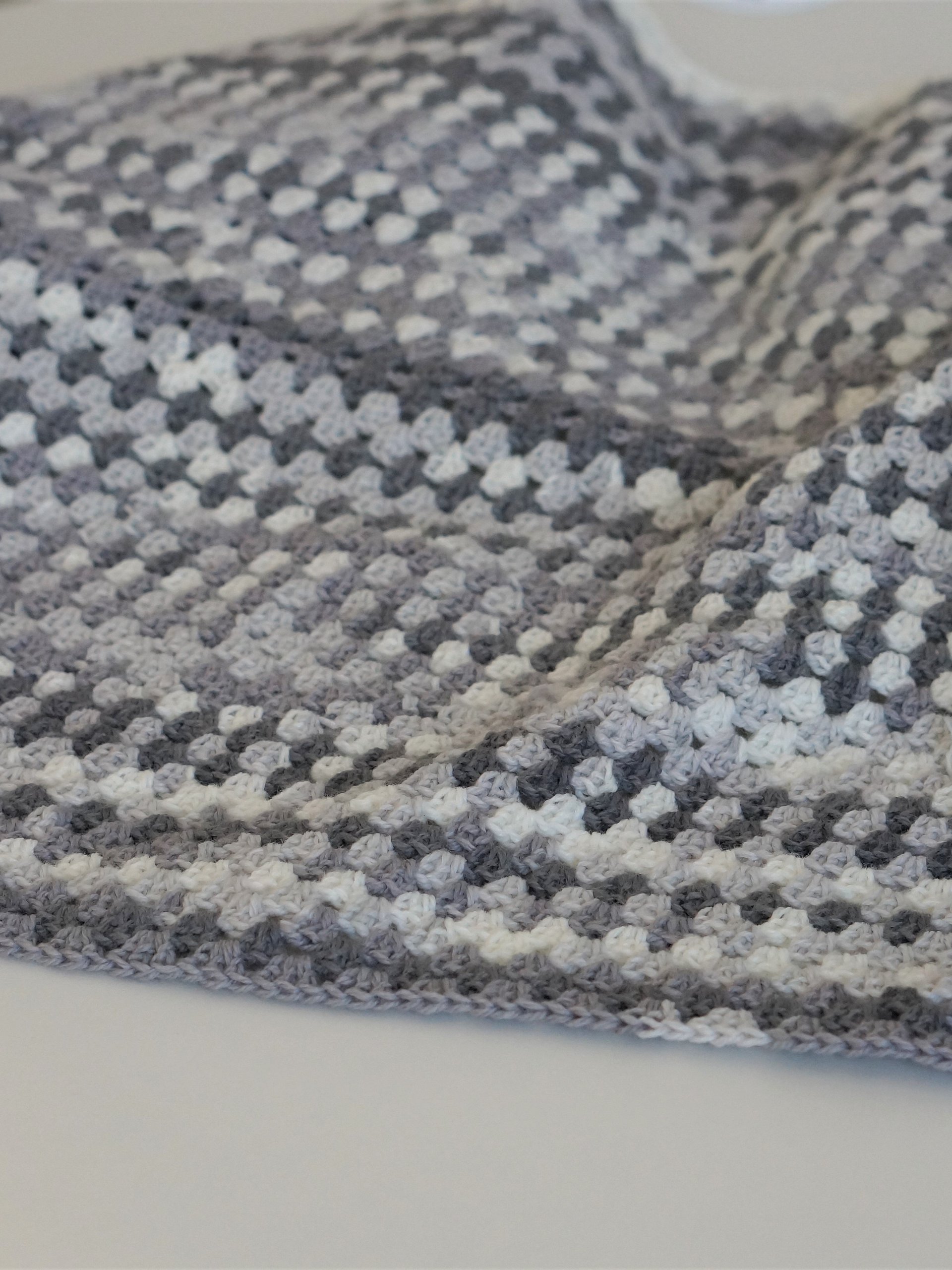 Granny rectangle blanket product image (2)