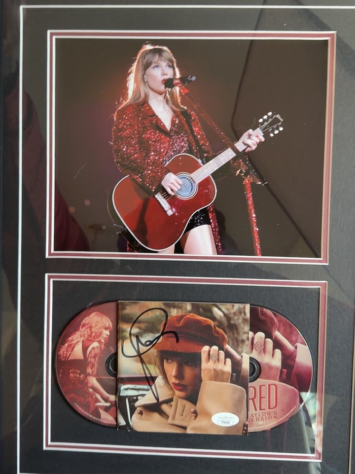 Taylor Swift Signed “Red (Taylor’s Version)” – JSA Certified product image (1)