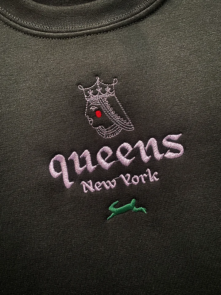 chfpar Queens NYC Celebration Sweatshirt product image (1)