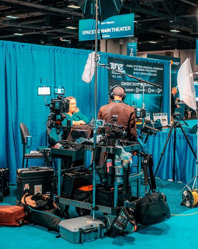 A great shot of our incredibly helpful (albeit slightly disorganized at the time) @tiltamax boulder production cart. Not only...