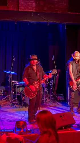 Great crowd, raw southern rock energy all night.🤘
It's always a great time playing at Mockingbird Theater!

@mockingbirdtheat...