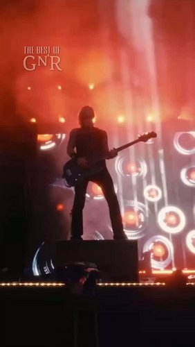 iiii]; )'

Edição e video: @thebestofgnr
Audio original: @caiopimentelpsi 
English subtitles: @slash_n_tees

#slash #slashtee...