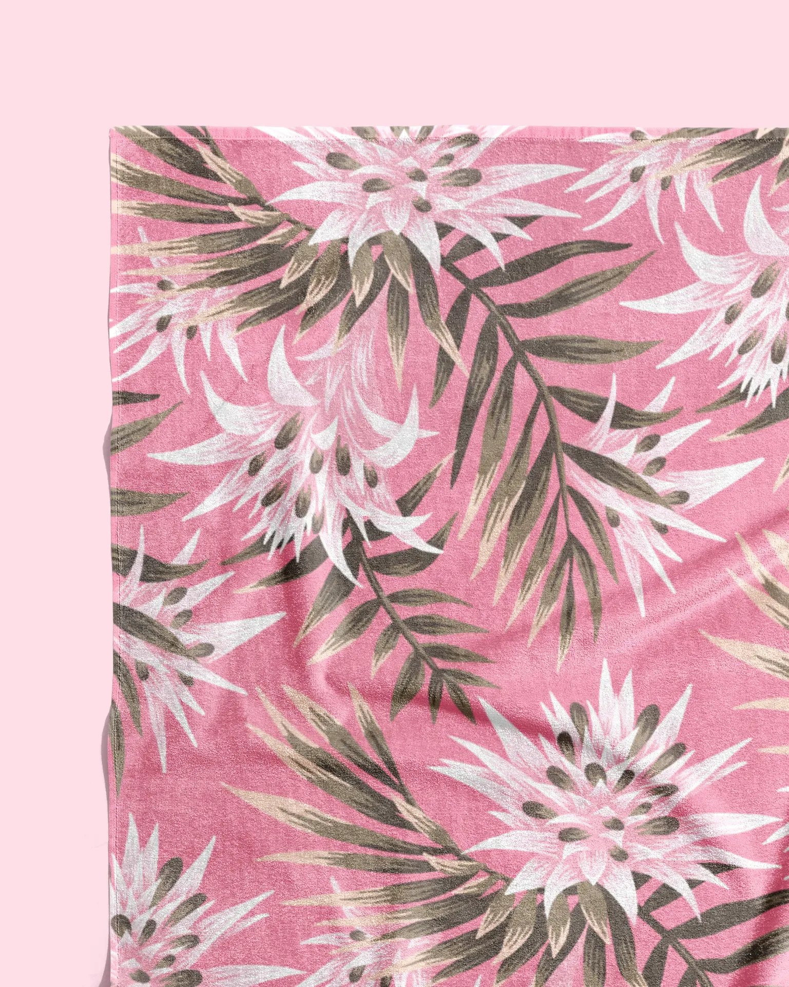 Beach Towel - Fasciata Tropical / Light Pink & Green product image (3)