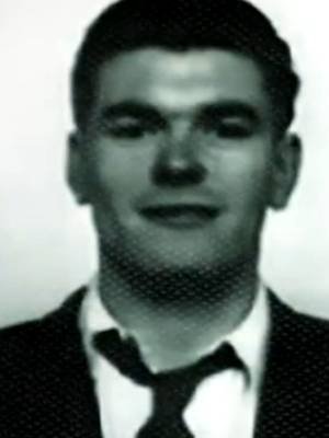 How the MAD AXEMAN Escaped Broadmoor #UKCrime #CrimeStory #FrankMitchell #TheMadAxeman #Krays  Frank Mitchell’s escape from Broadmoor turned him into one of the most feared and talked-about figures in London’s underworld.    Known as the “Mad Axeman,” Mitchell’s reputation grew far beyond his imposing size, as his disappearance sparked a notorious chapter in the history of the Kray twins and the London underworld.   🎥 Watch the FULL VIDEO NOW on our YouTube Channel for the full story!https://linktr.ee/theuncutnetwork #TrueCrime #Krays #UKCrime #FrankMitchell #CrimeHistory #Detective #MadAxeMan #PrisonStories #TrueCrimeShorts #CrimeDocumentary