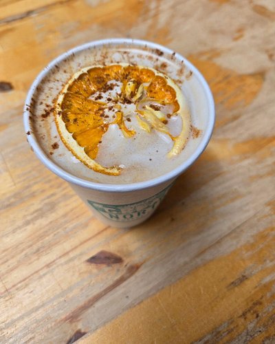 I love fall coffee beverages. ☕️🍊 They come with added fiber & vitamins.