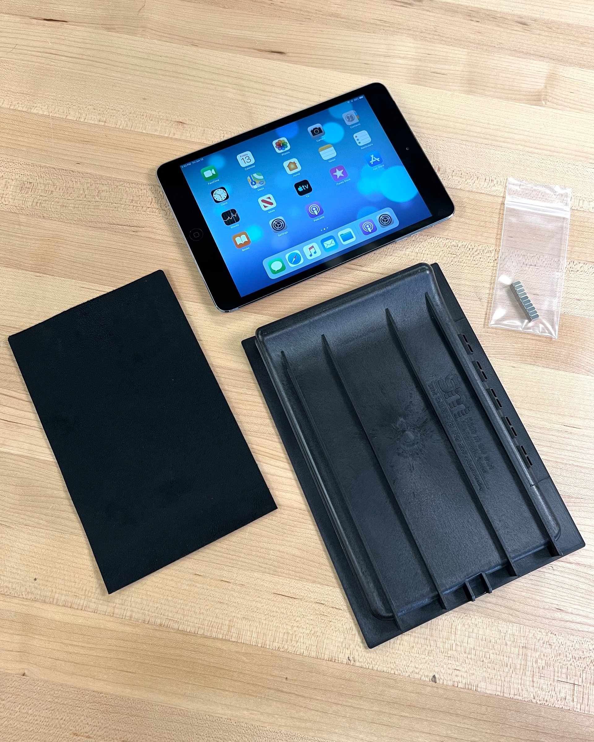 iPad mini, Gen 1 through 5 - SIDE SLIDER Dash Kit product image (8)
