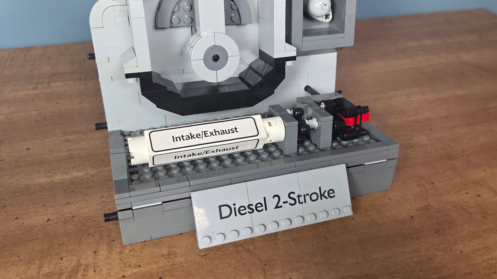 Diesel 2-Stroke Explainer Engine MOC Instructions product image (3)