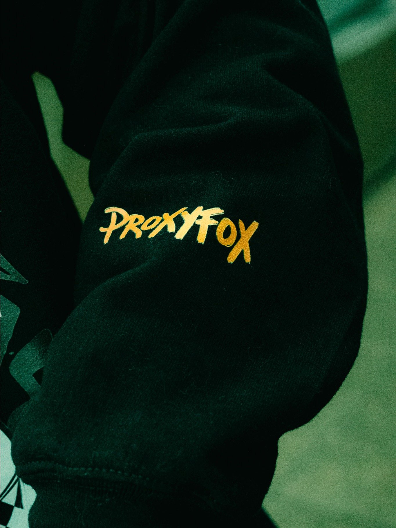 Heavy is the Crown - Sweatshirt product image (4)
