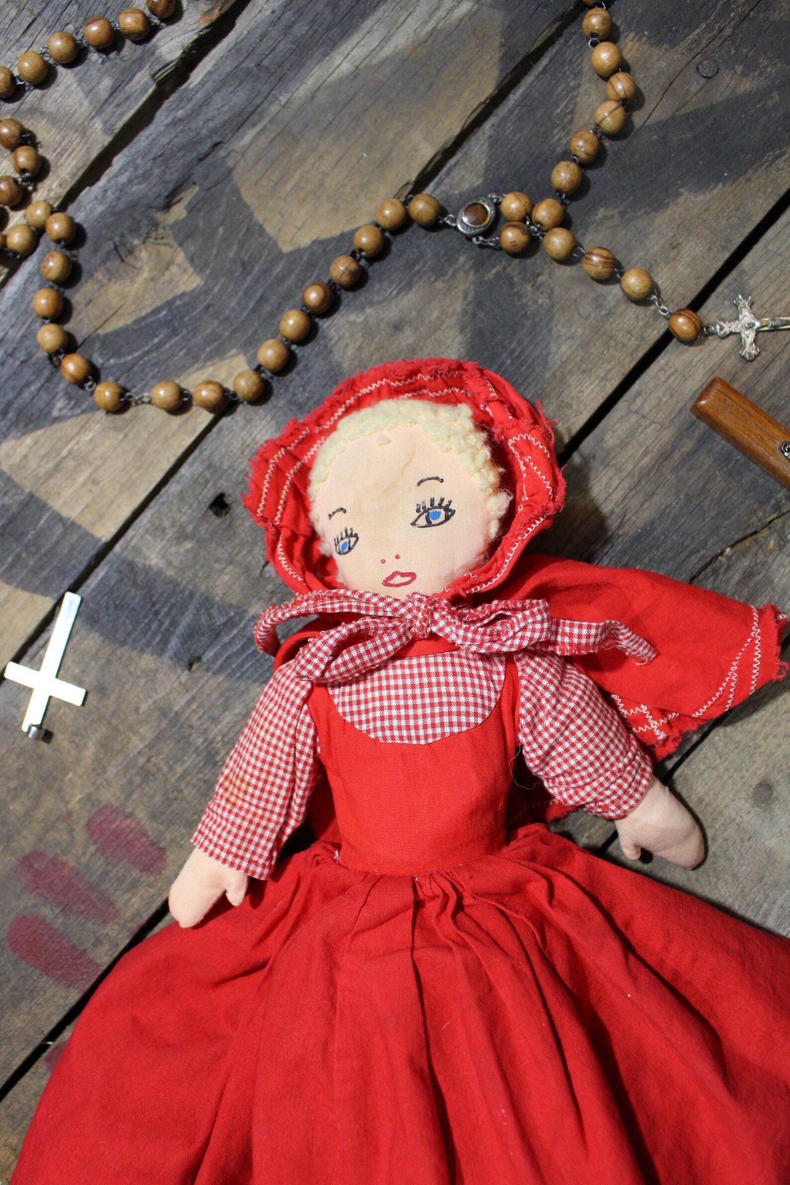 Artifact No.16 - Creepy Topsy Turvy Red Riding Hood Doll product image (8)