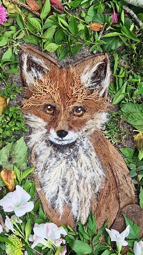Painting with the textures of nature 🦊🌿 Fox art crafted in my garden #natureart #landart #instagramartists #wildlifeartist #n...